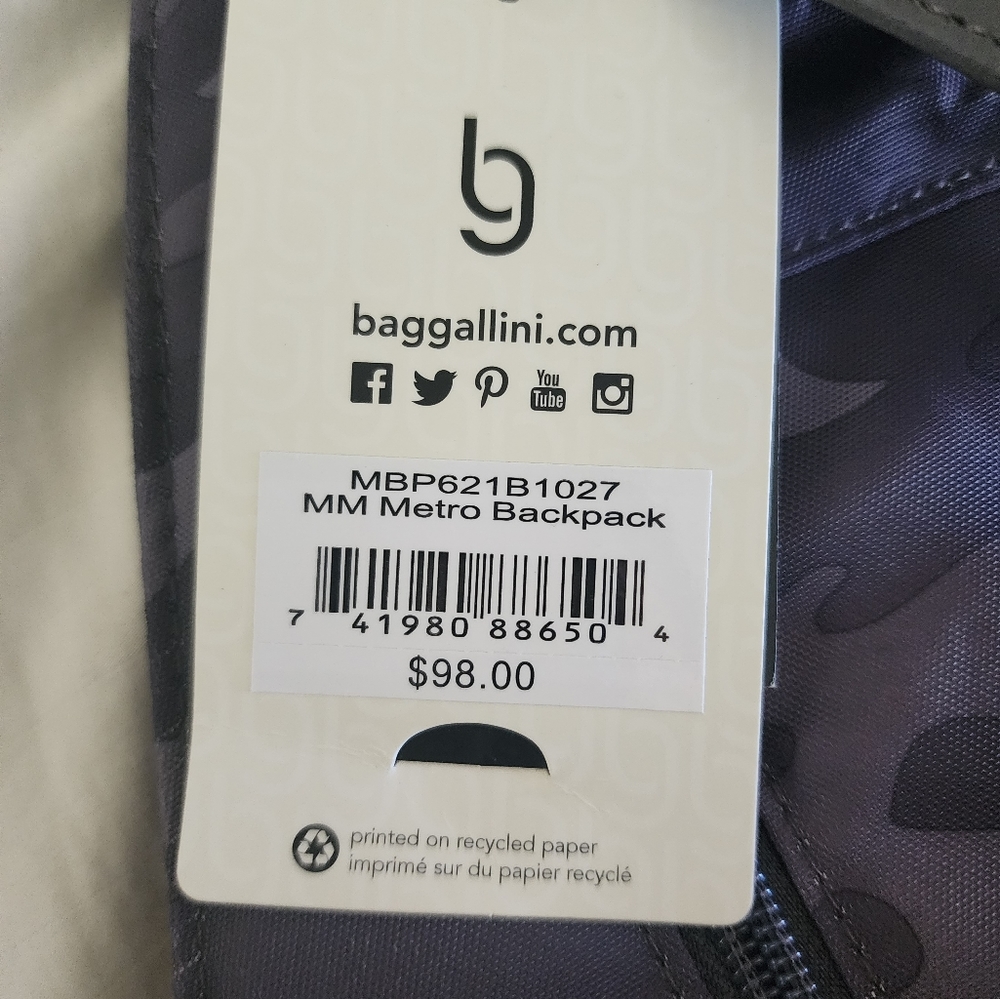NWT Baggallini Gray Camo MM Metro Backpack Slingpack - Picture 3 of 11